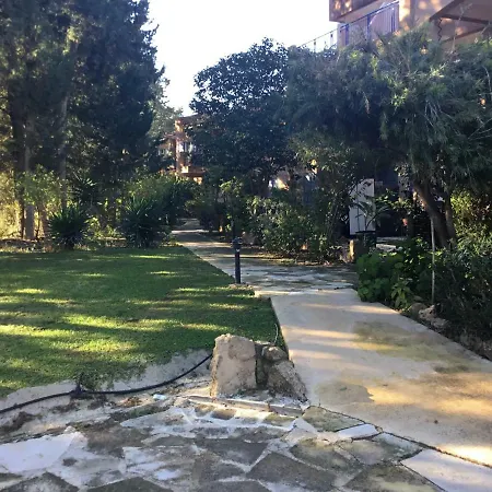 Apartament Paradise Garden 4, Kato